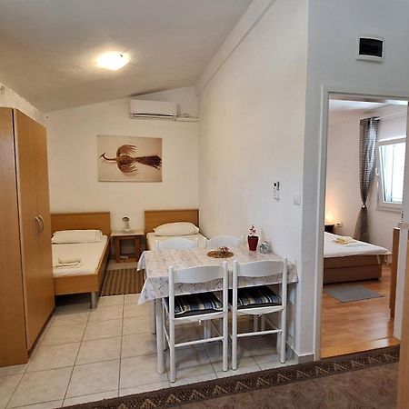 4 Adriatic Apartment Pag Pag Town Eksteriør bilde